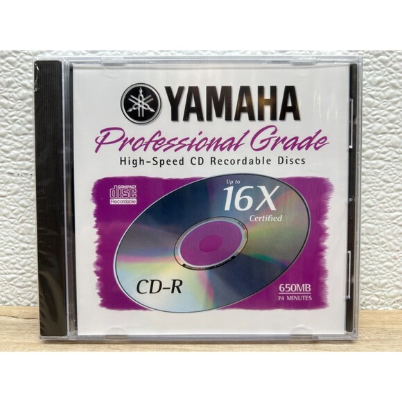 Yamaha Professional Grade High-Speed CD Recordable Disc 650MB CD-R 74 Minutes - Picture 1 of 4